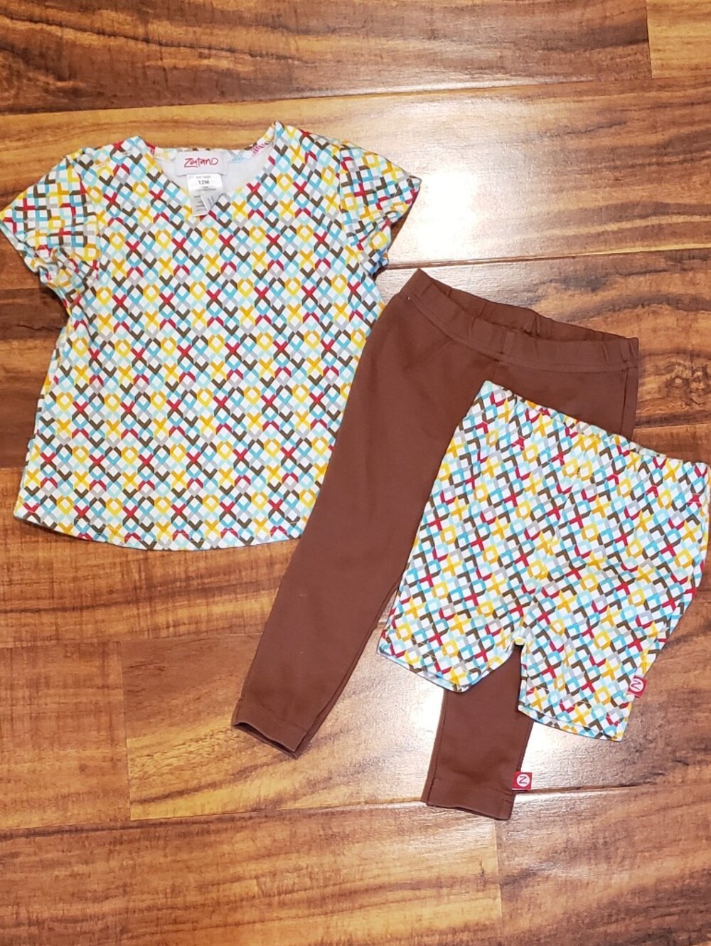 Zutano VGUC 12 months chevron print top, bike shorts and brown leggings